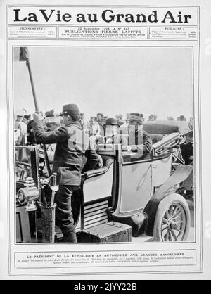 Präsident Loubet von Frankreich in einem Automobil, das an militärischen Manövern in Frankreich 1905 teilnahm. Emile Francois Loubet (1838 - 1929), 45. Premierminister von Frankreich und später Präsident von Frankreich. Stockfoto