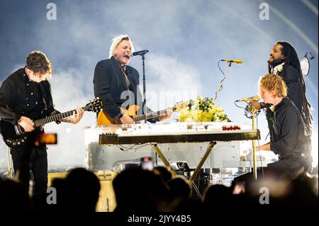 8.. September 2022, London, UKKanadische Indie-Rockband Arcade Fire während ihres Konzerts im O2, London Credit: John Barry/Alamy Live News Stockfoto