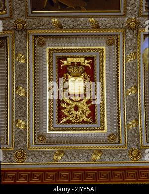 Detail aus der Salle de 1830, Schloss Versailles. Versailles war ein königliches Schloss in der Region Ile-de-France in Frankreich. Versailles war ab 1682 der Sitz der politischen Macht im Königreich Frankreich, als König Ludwig XIV. Den königlichen Hof von Paris verlegte, bis die königliche Familie im Oktober 1789, innerhalb von drei Monaten nach Beginn der Französischen Revolution, gezwungen wurde, in die Hauptstadt zurückzukehren. Im 19.. Jahrhundert wurde auf Geheiß von Louis-Philippe I., der 1830 den Thron bestieg, in Versailles das Museum für Geschichte Frankreichs gegründet. Der gesamte zweite Stock (Premier Etage) des A Stockfoto