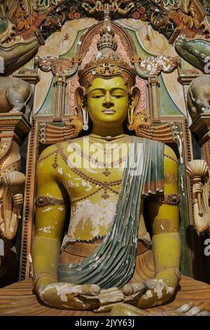 Eine große buddhistische Statue in Sri Lanka Stockfoto