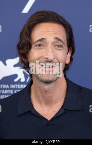 Adrien Brody nimmt an der Fotoschau für „Blonde“ beim Internationalen Filmfestival von Venedig 79. am 08. September 2022 in Venedig, Italien, Teil. Foto: Paolo Cotello/imageSPACE/Sipa USA Stockfoto