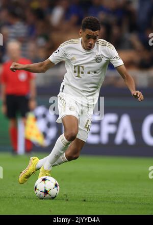 Mailand, Italien, 7.. September 2022. Jamal Musiala von Bayern München während des UEFA Champions League-Spiels in Giuseppe Meazza, Mailand. Bildnachweis sollte lauten: Jonathan Moscrop / Sportimage Stockfoto