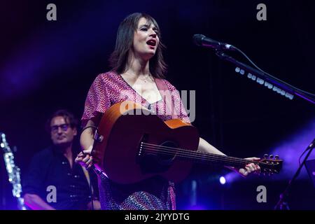 Mailand, Italien. 08. September 2022. Die italienische Singer-Songwriterin Carmen Consoli tritt während eines Konzerts in Carroponte live auf Credit: SOPA Images Limited/Alamy Live News Stockfoto