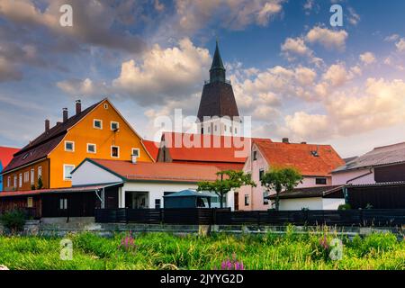 Berching, Baccham ist eine bayerische Stadt im Bezirk Neumarkt in der Oberpfalz. Fotografiert im Sommer auf der Fränkischen Alb an der Main Danube Stockfoto