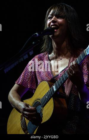 Mailand, Italien. 08. September 2022. Die italienische Singer-Songwriterin Carmen Consoli tritt während eines Konzerts in Carroponte live auf (Foto: Mairo Cinquetti/SOPA Images/Sipa USA) Quelle: SIPA USA/Alamy Live News Stockfoto