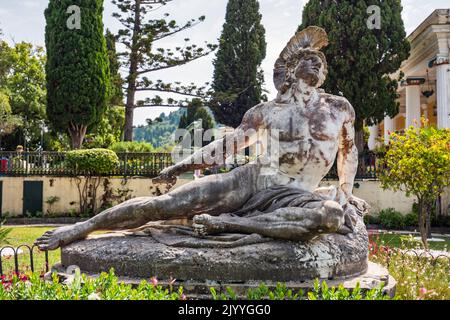 Achilleion Palast auf der Insel Korfu, Griechenland, erbaut von Kaiserin von Österreich Elisabeth von Bayern, auch bekannt als Sisi. Der Achilleion Palast in Korfu, Greec Stockfoto