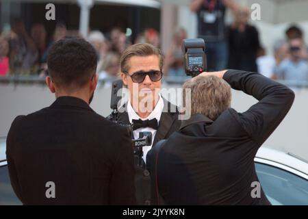 VENEDIG, ITALIEN. 8. September 2022: Brad Pitt bei der Blonde-Premiere auf den Internationalen Filmfestspielen von Venedig 79.. Picture: Kristina Afanasyeva/Featureflash Credit: Paul Smith/Alamy Live News Stockfoto