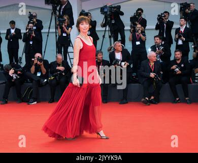 VENEDIG, ITALIEN. 8. September 2022: Julianne Nicholson bei der Blonde-Premiere auf den Internationalen Filmfestspielen von Venedig 79.. Picture: Kristina Afanasyeva/Featureflash Credit: Paul Smith/Alamy Live News Stockfoto