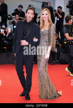 VENEDIG, ITALIEN. 8. September 2022: Adrien Brody & Georgina Chapman bei der Blonde-Premiere auf den Internationalen Filmfestspielen von Venedig 79.. Picture: Kristina Afanasyeva/Featureflash Credit: Paul Smith/Alamy Live News Stockfoto