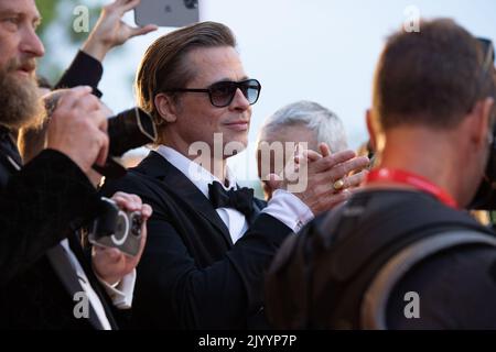 Lido di Venezia, Italien, 08/09/2022 2022, Brad Pitt nimmt am 08. September 79. in Venedig, Italien, am roten Teppich des „Blonden“ Teil. ©Foto: Cinzia Camela. Stockfoto