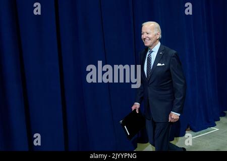 National Harbor, Maryland, 8. September 2022. US-Präsident Joe Biden nimmt am Donnerstag, dem 8. September 2022, an einem Empfang für das Demokratische Nationalkomitee im National Harbour, Maryland, Teil. Kredit: Chris Kleponis/Pool über CNP Stockfoto