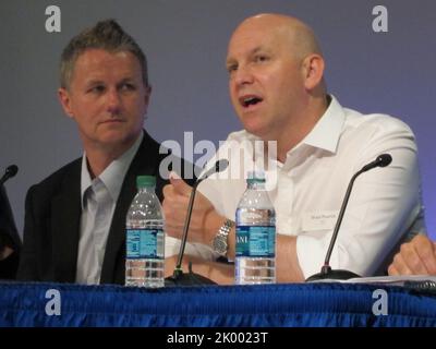 Podiumsdiskussion in der HUD-Zentrale zu internationalen Modellen zur Beendigung der Obdachlosigkeit von Jugendlichen. Stockfoto