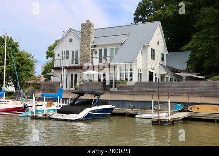 Weißes Haus am Rocky River in Rocky River, Ohio Stockfoto
