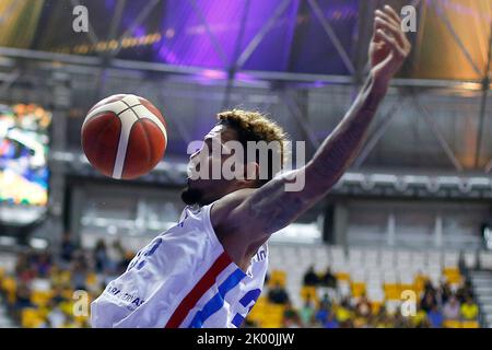 Recife, Brasilien. 8. September 2022. Jeromy Rodriguez aus der Dominikanischen Republik tritt bei einem Viertelfinalspiel zwischen Brasilien und der Dominikanischen Republik beim FIBA Americup 2022 in Recife, Pernambuco, Brasilien, am 8. September 2022 an. Quelle: Lucio Tavora/Xinhua/Alamy Live News Stockfoto