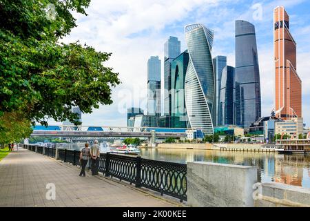 MOSKAU, RUSSLAND - JULI 30: 2017:Moskau City - hochmoderne futuristische Wolkenkratzer des Moscow International Business Center. Stockfoto