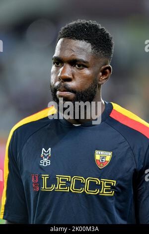 Samuel Umtiti von US Lecce sieht sich während des Spiels 2022/23 zwischen dem FC Turin und US Lecce im Stadio Olimpico Grande Torino am 05. September 2022 in Turin, Italien, an Stockfoto