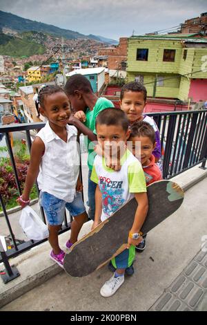 Kolumbien, Medellin, Kinder in der Slum Commune 13 Stockfoto