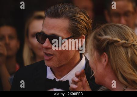 Der amerikanische Schauspieler Brad Pitt bei den Internationalen Filmfestspielen von Venedig 79 2022. Blonder Roter Teppich. Venedig, Italien, 8.. September 2022 Stockfoto