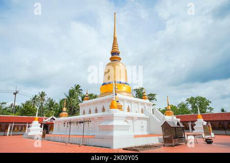 Phra That Sawi ist eines der Reiseziele in Wat Phra That Sawi Chumphon Provinz, Thailand. Stockfoto