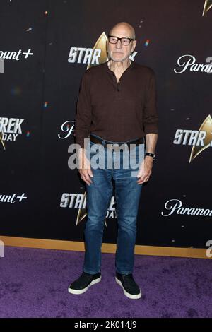 8. September 2022, Los Angeles, CA, USA: LOS ANGELES - SEP 8: Patrick Stewart beim Star Trek Day im Skirball Center am 8. September 2022 in Los Angeles, CA (Bildquelle: © Kay Blake/ZUMA Press Wire) Stockfoto