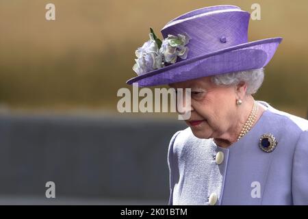 Vatikanstadt, Vatikan, 03. April 2014. Königin Elisabeth II. Trifft Papst Franziskus zu einer privaten Audienz im Vatikan. Quelle: Maria Grazia Picciarella/Alamy Live News Stockfoto