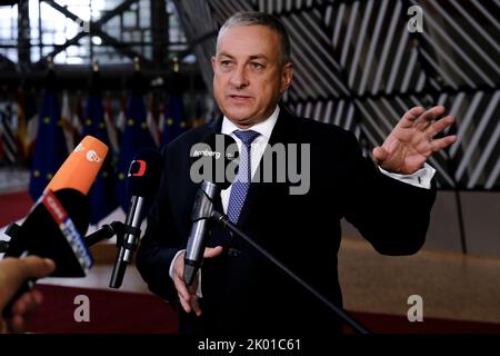 Brüssel, Belgien. 09. September 2022. Minister Jozef SIKELA bei einem Treffen der EU-Energieminister, um am 9. September 2022 am EU-Hauptsitz in Brüssel, Belgien, Lösungen für steigende Energiepreise zu finden. Kredit: ALEXANDROS MICHAILIDIS/Alamy Live Nachrichten Stockfoto