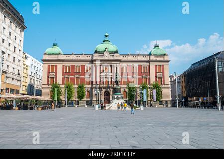Belgrad, Serbien - 24. Juli 2022: Nationalmuseum und Platz der Republik in der Innenstadt von Belgrad in der Hauptstadt der Republik Serbien Stockfoto