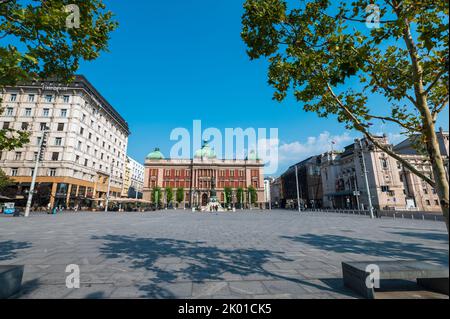 Belgrad, Serbien - 24. Juli 2022: Nationalmuseum und Platz der Republik in der Innenstadt von Belgrad in der Hauptstadt der Republik Serbien Stockfoto