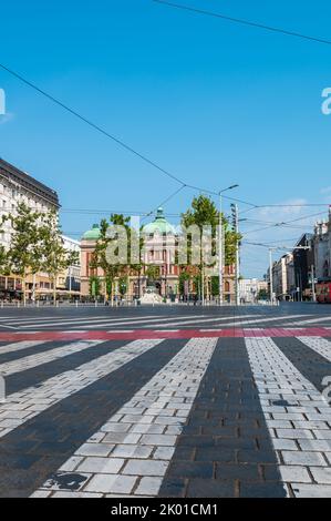 Belgrad, Serbien - 24. Juli 2022: Nationalmuseum und Platz der Republik in der Innenstadt von Belgrad in der Hauptstadt der Republik Serbien Stockfoto