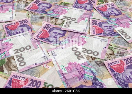 Stapel des ukrainischen Geldes hrywna (grivna, hrywna) mit 500 Banknoten. Finanzierungskonzept Stockfoto