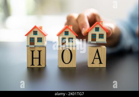 HOA - Hausbesitzer Vereinigung. Eigentümergemeinschaft Stockfoto