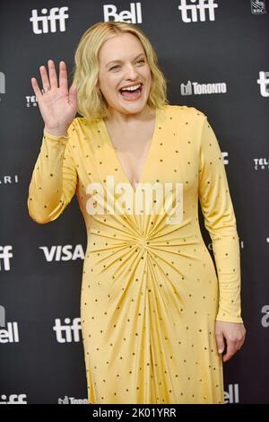 Toronto, Kanada. 08. September 2022. Die Schauspielerin Elisabeth Moss nimmt am Donnerstag, dem 8. September 2022, an der Vorführung von Hulus „The Handmaid's Tale“ beim Toronto International Film Festival im TIFF Bell Lightbox in Toronto, Kanada, Teil. Foto von Chris Chew/UPI Credit: UPI/Alamy Live News Stockfoto