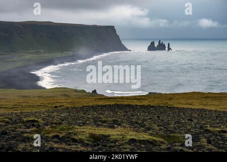 Reynisfjara Beach von Dyrhólaey, in der Nähe von Vik, Island Stockfoto