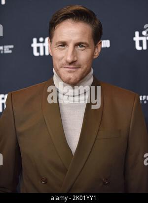 Toronto, Kanada. 08. September 2022. Der Schauspieler Sam Jaeger nimmt am Donnerstag, dem 8. September 2022, an der Vorführung von Hulus „The Handmaid's Tale“ beim Toronto International Film Festival im TIFF Bell Lightbox in Toronto, Kanada, Teil. Foto von Chris Chew/UPI Credit: UPI/Alamy Live News Stockfoto