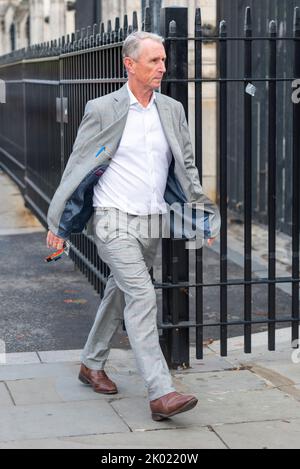 Der Abgeordnete Nigel Evans kommt zu den Tagesverhandlungen in den Houses of Parliament, Westminster, London, Großbritannien. Zu Fuß zur Arbeit. Konservativ Stockfoto