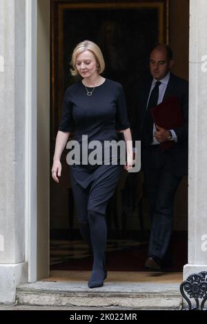 London, Großbritannien. 09. September 2022. Premierminister Liz Truss verlässt die Downing Street zum Parlament. Kredit: SOPA Images Limited/Alamy Live Nachrichten Stockfoto