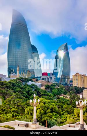 Blick auf die Flame Towers, Baku, Aserbaidschan Stockfoto