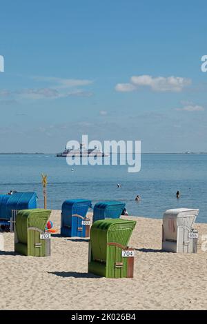 Fähre, Strand, Strandliegen, Wyk, Föhr Island, Nordfriesland, Schleswig-Holstein, Deutschland Stockfoto