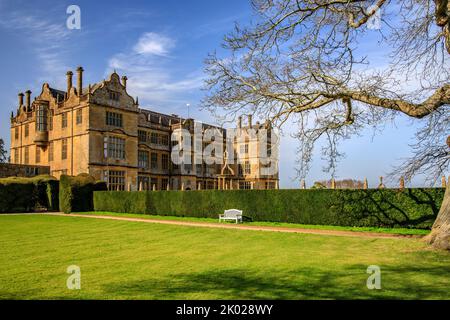 Die elisabethanische Architektur der Ostfront des Montacute House, Somerset, England, Großbritannien Stockfoto