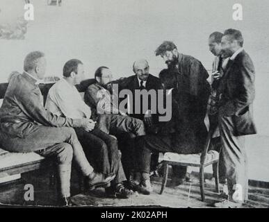 Lenin im Kreml mit italienischen Delegierten zum Kongress der Komintern von 2.. Moskau. 23. Juli 1920. Stockfoto