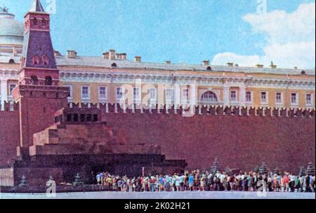 Der Strom von Menschen am Mausoleum von V. I. Lenin in Moskau Stockfoto