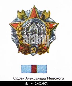 Der Alexander-Newski-Orden ist ein Verdienstorden der Russischen Föderation, der zu Ehren des heiligen Alexander Newski (1220-1263) benannt wurde und den Beamten für mindestens zwanzig Jahre eines höchst verdienstvollen Dienstes verliehen wurde. Es wurde ursprünglich von der Sowjetunion als militärische Ehre während des Zweiten Weltkriegs gegründet Stockfoto