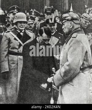 Das Bündnis zwischen Militarismus und Faschismus. Präsident P. Hindenburg, Kanzler A. Hitler, G. Göring. 1933 Stockfoto