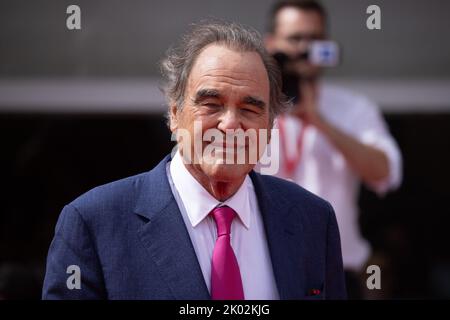 Lido Di Venezia, Italien. 09. September 2022. Oliver Stone nimmt am 09. September 79. 2022 in Venedig, Italien, am roten Teppich des 'Nuclear' Teil. © Foto: Cinzia Camela. Quelle: Live Media Publishing Group/Alamy Live News Stockfoto