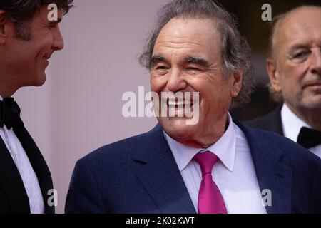 Lido Di Venezia, Italien. 09. September 2022. Oliver Stone nimmt am 09. September 79. 2022 in Venedig, Italien, am roten Teppich des 'Nuclear' Teil. © Foto: Cinzia Camela. Kredit: Unabhängige Fotoagentur/Alamy Live Nachrichten Stockfoto