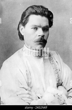 Maxim Gorki (1868 - 1936), russischer und sowjetischer Schriftsteller, Begründer der literarischen Methode des sozialistischen Realismus und politischer Aktivist. Gorki war in der aufkommenden marxistischen kommunistischen Bewegung aktiv. Er stellte sich öffentlich gegen das zaristische Regime und verband sich eine Zeit lang eng mit dem bolschewistischen Flügel der Partei von Wladimir Lenin und Alexander Bogdanow. Für einen großen Teil seines Lebens wurde er aus Russland und später aus der Sowjetunion verbannt. 1932 kehrte er auf persönliche Einladung von Joseph Stalin in die UdSSR zurück und lebte dort bis zu seinem Tod im Juni 1936. Stockfoto