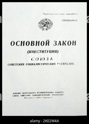 Die erste Verfassung der UdSSR. Am 30. Dezember 1922 wurde im Moskauer Bolschoi-Theater der erste All-Union-Sowjetkongress eröffnet, der einstimmig die Erklärung zur Bildung der UdSSR annahm. Der Kongress wählte das Zentralexekutivkomitee der UdSSR unter dem Vorsitz von M. I. Stockfoto