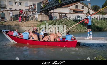 Wasserjagd in Sallèles d'Aude beim Festival Eau, Terre et Vin Stockfoto