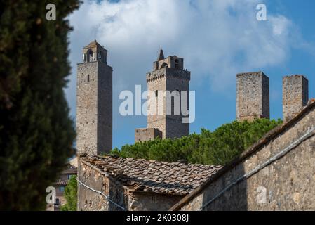 Türme von San Gimignano, auch Manhattan des Mittelalters genannt, seit 1990 UNESCO Weltkulturerbe, San Gimignano, Toskana, Italien Stockfoto