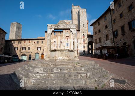 Türme von San Gimignano, auch Manhattan des Mittelalters genannt, seit 1990 UNESCO Weltkulturerbe, San Gimignano, Toskana, Italien Stockfoto